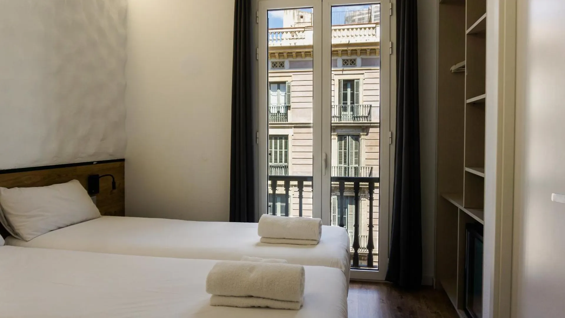 Fontanella Green House Barcelona Guest house