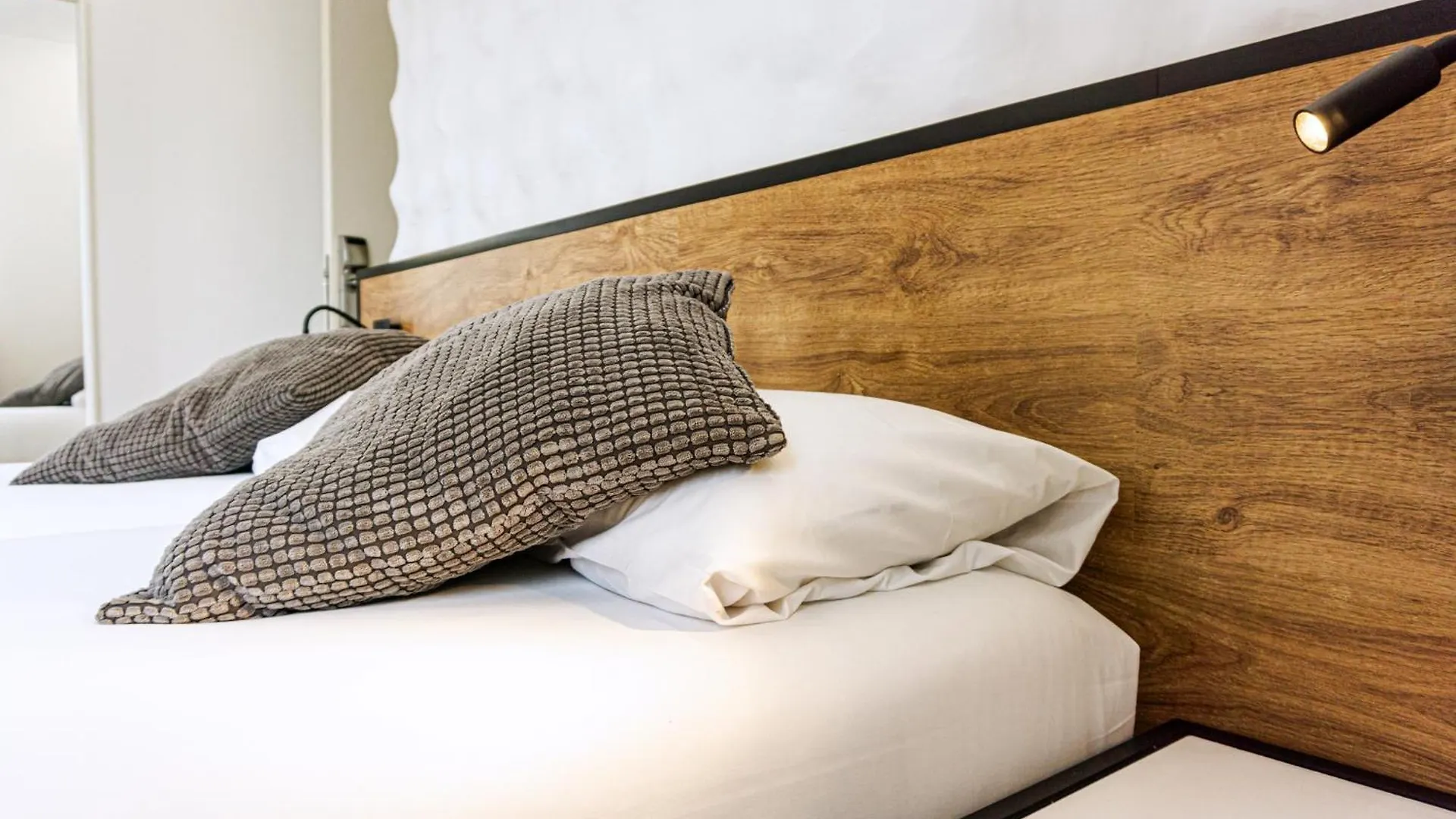 ** Guest house Fontanella Green House Barcelona Spain